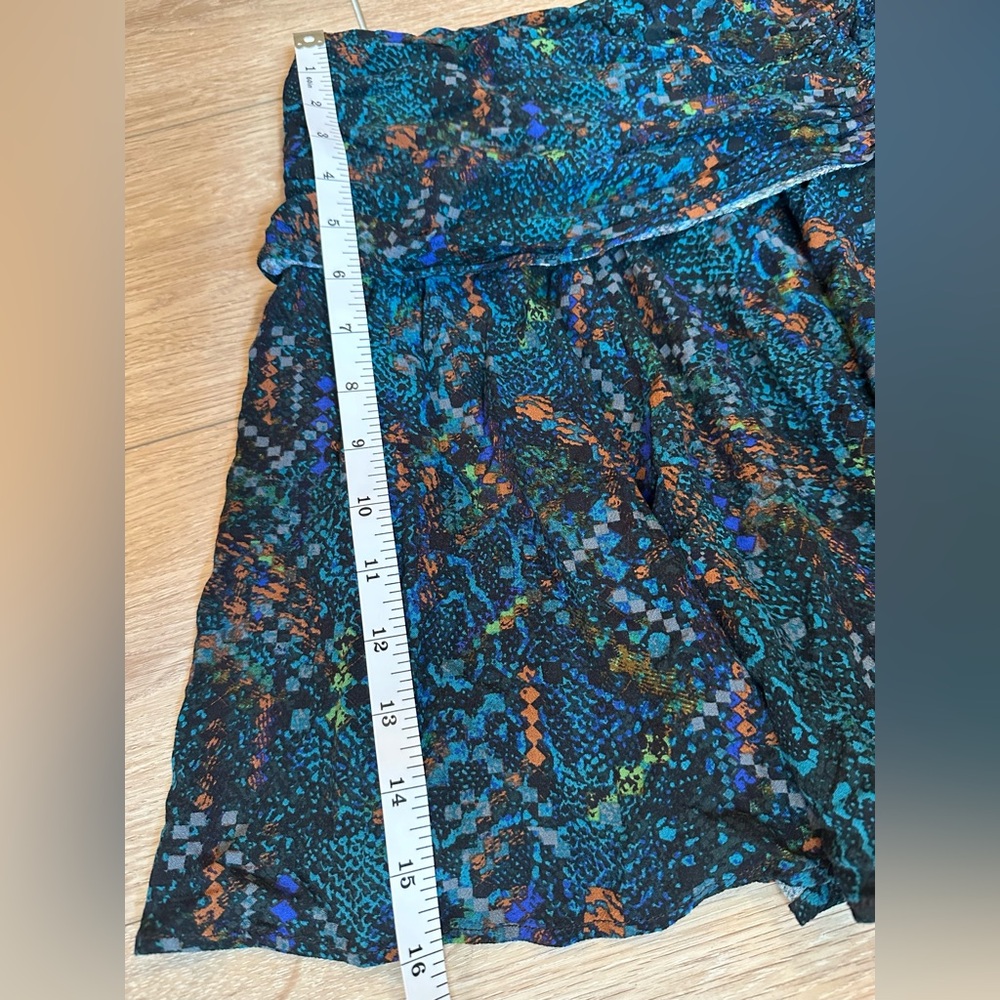 Free People-Multi Blue - Ruched- Saturday Sun Mini Skirt in Who She Is Sz 8 - Picture 5 of 9